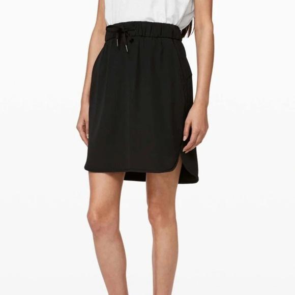 Lululemon sz 6 On The Fly Skirt *Woven Black pockets tie and elastic waist VGUC - Picture 1 of 13